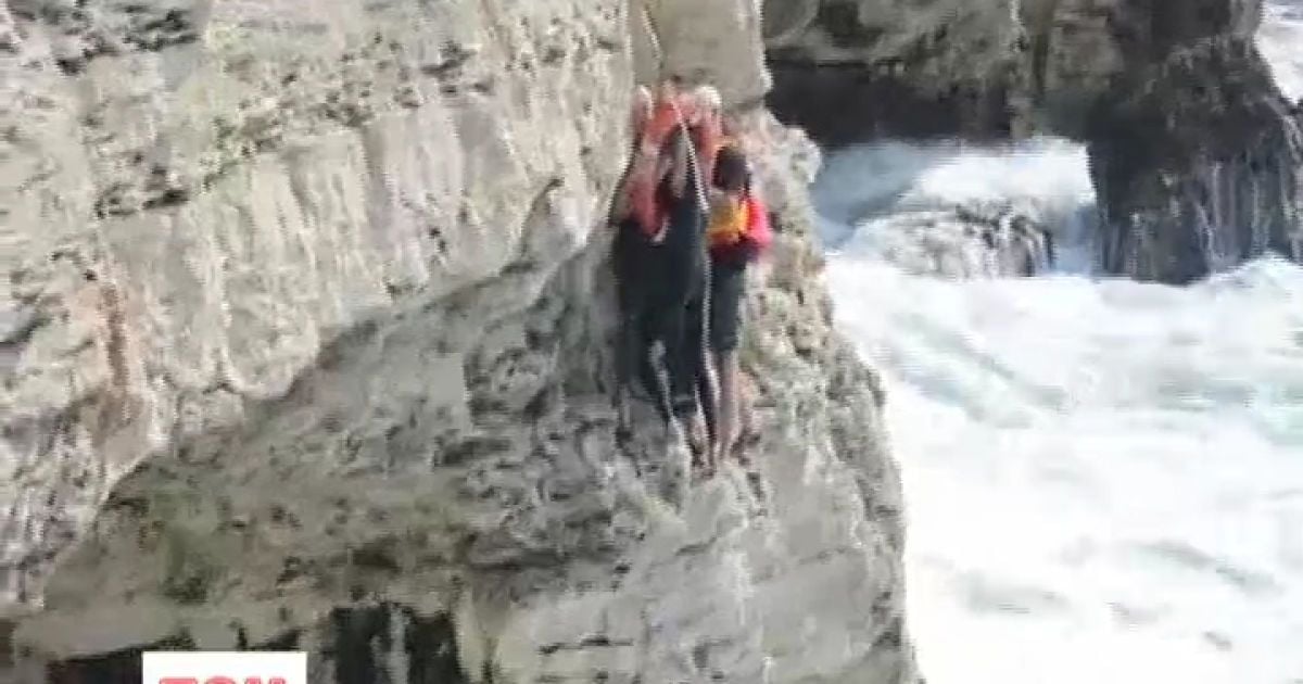 Рятувальники визволили з біди двох юнаків