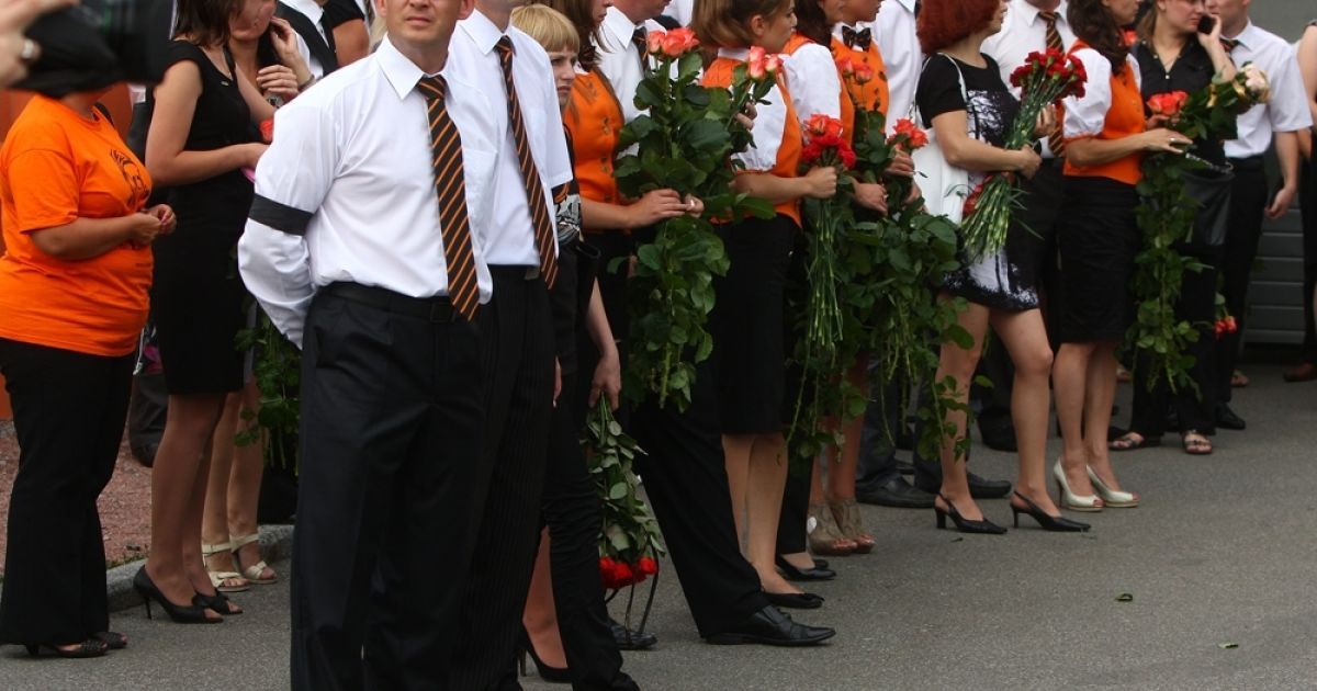 Попрощатися з Вадимом Нестерчуком прийшли друзі, колеги та прості люди / © gazeta.ua