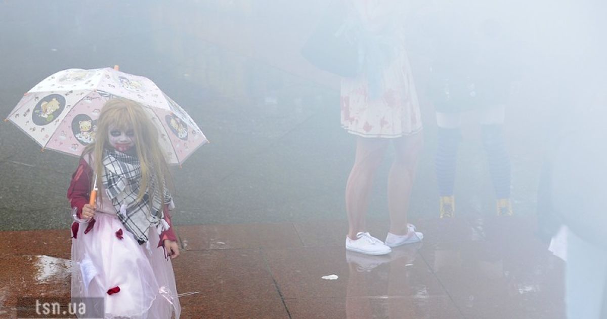 Злива не спинила зомбі-навалу у столиці Чехії / © Фото EPA/UPG