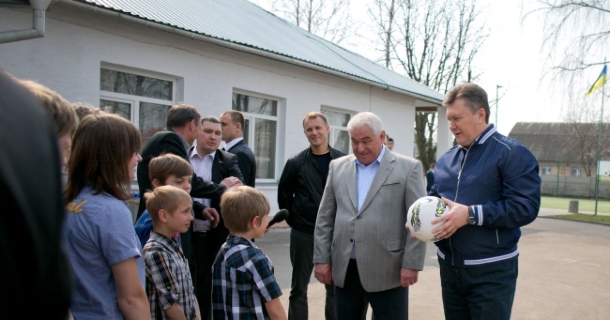 Янукович долучився до акції "За чисте довкілля" / © прес-служба Президента
