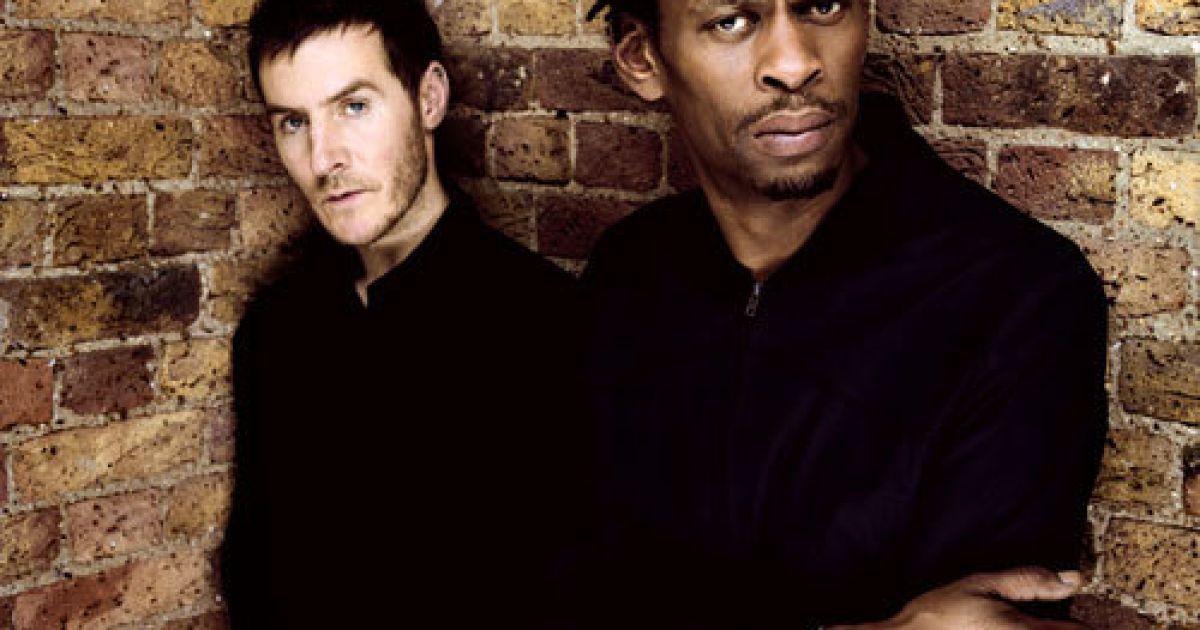Massive Attack заспівали пісню Лєтова