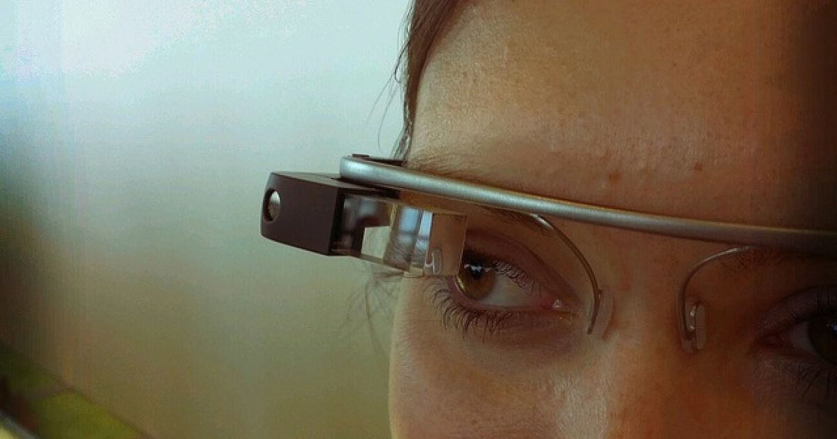 Sony працює над своїм аналогом Google Glasses.