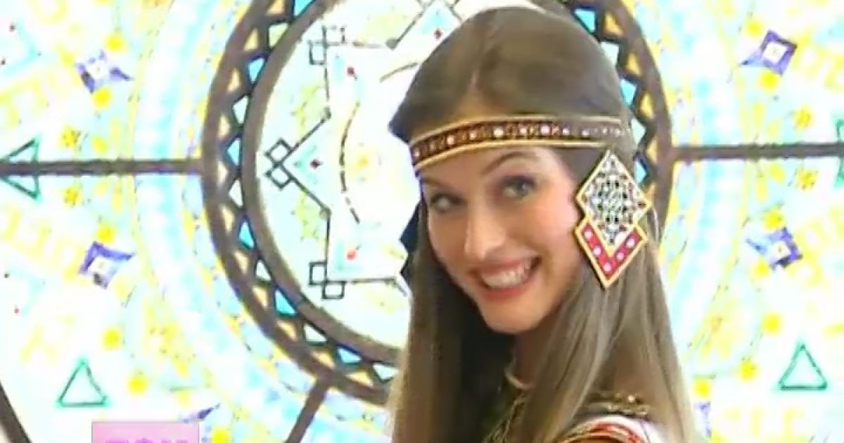 Красуня власноруч намалювала ікону та написала пісню