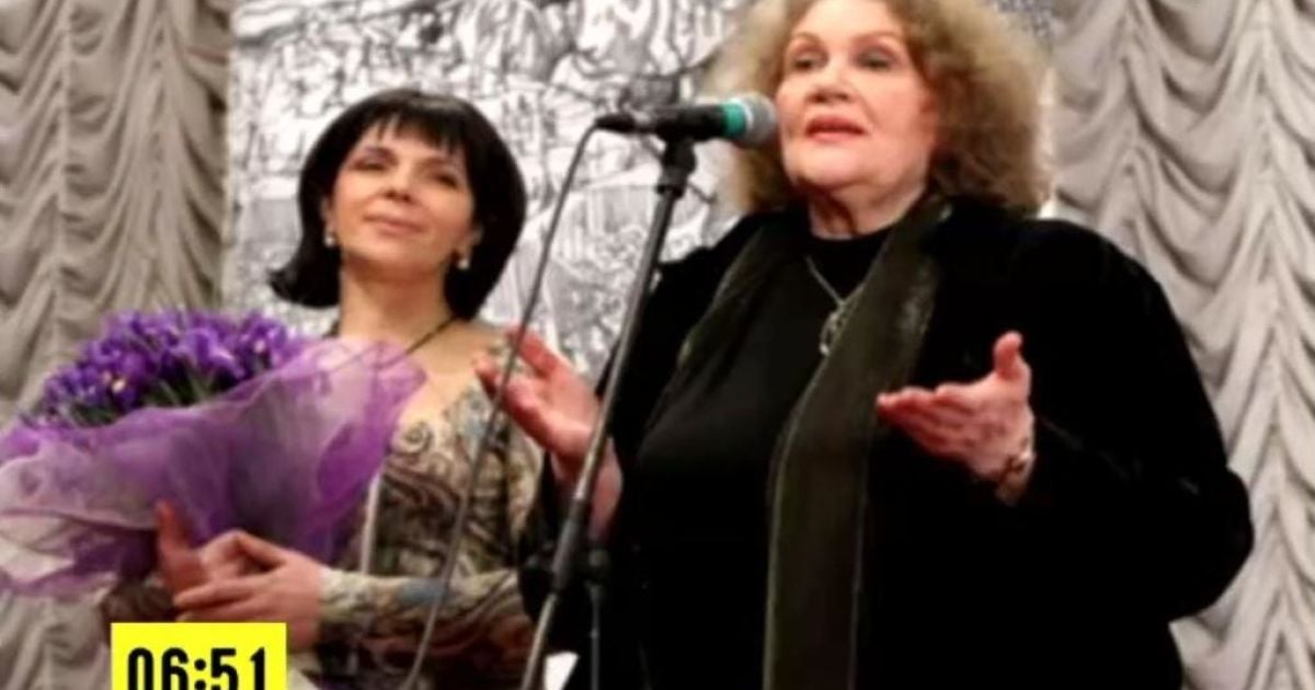 Ліна Василівна сьогодні приймає вітання