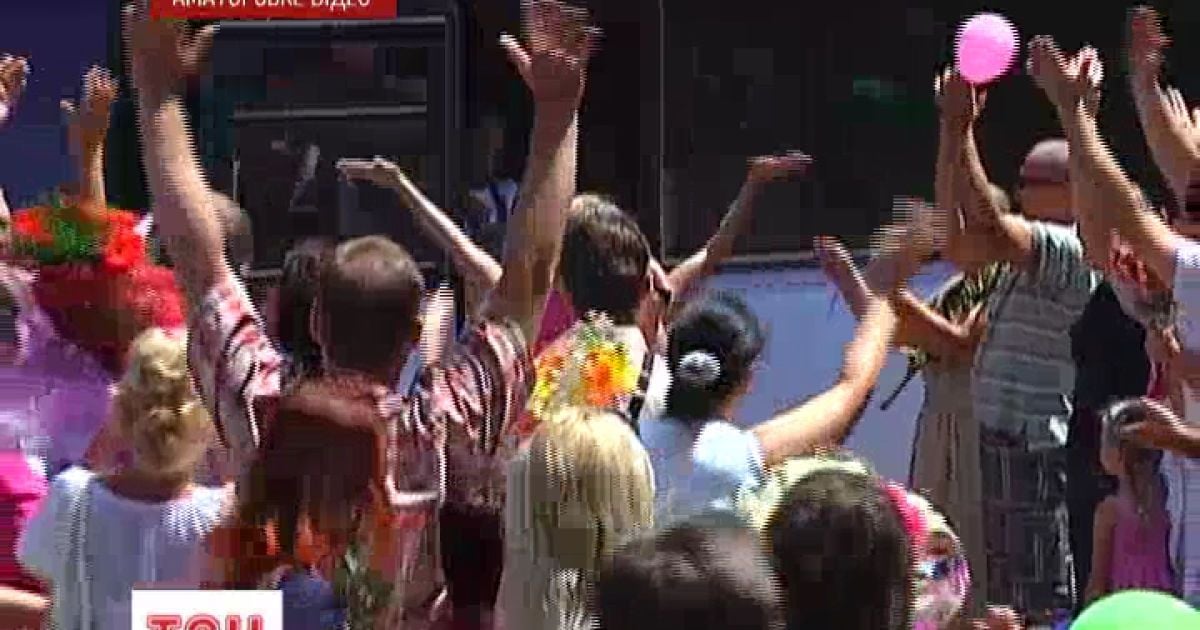 Організатори фестивалю не вибачилися перед маленькими танцюристками