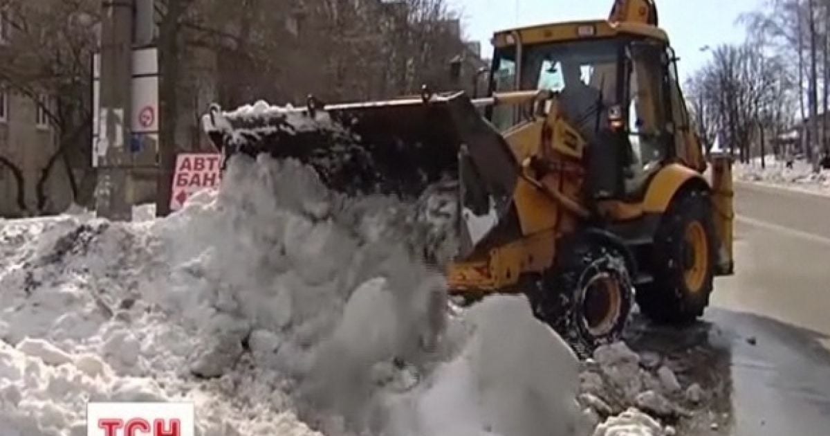 У КМДА запрошують киян і надалі допомагати владі у боротьбі зі стихією