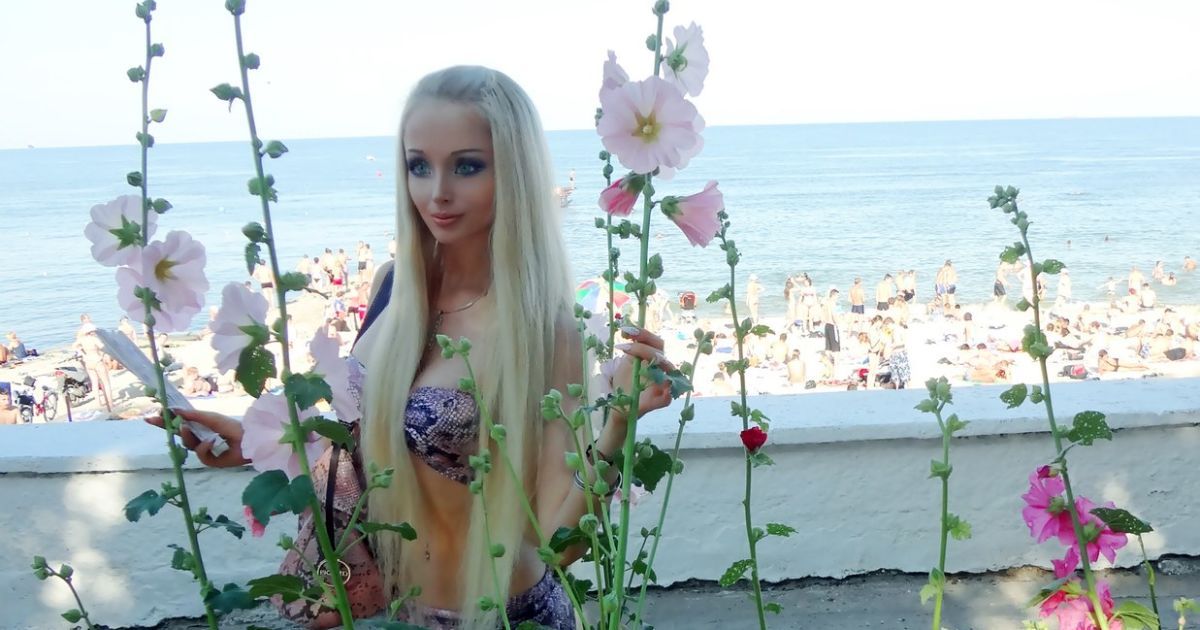Одеська Барбі виклала в мережу серію відео, де вона без макіяжу