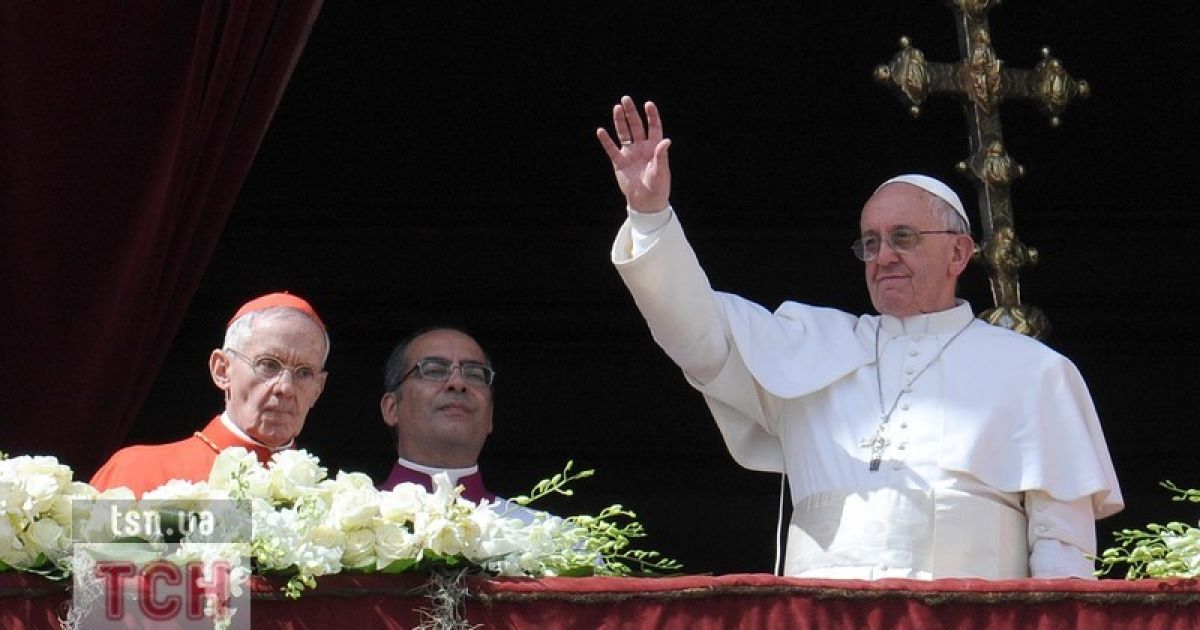 Папа Франциск у свято Великодня закликав до миру на Землі