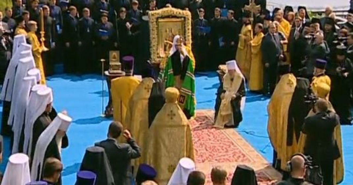 Молебень на Володимирівській гірці / © Інтер
