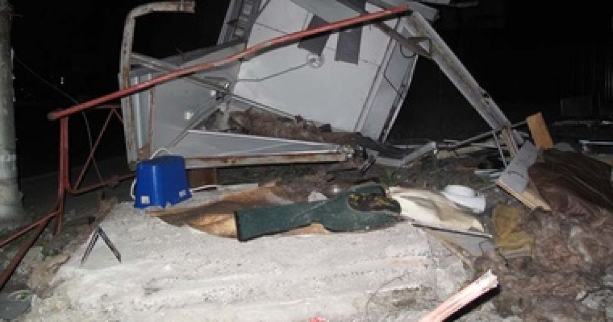 Постраждав охоронець, який перебував біля будки