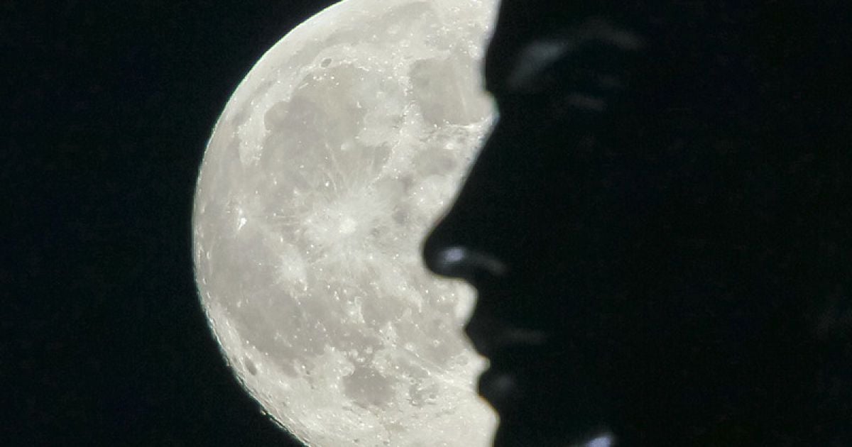 Земляни побачили "супермісяць" / © Фото EPA/UPG