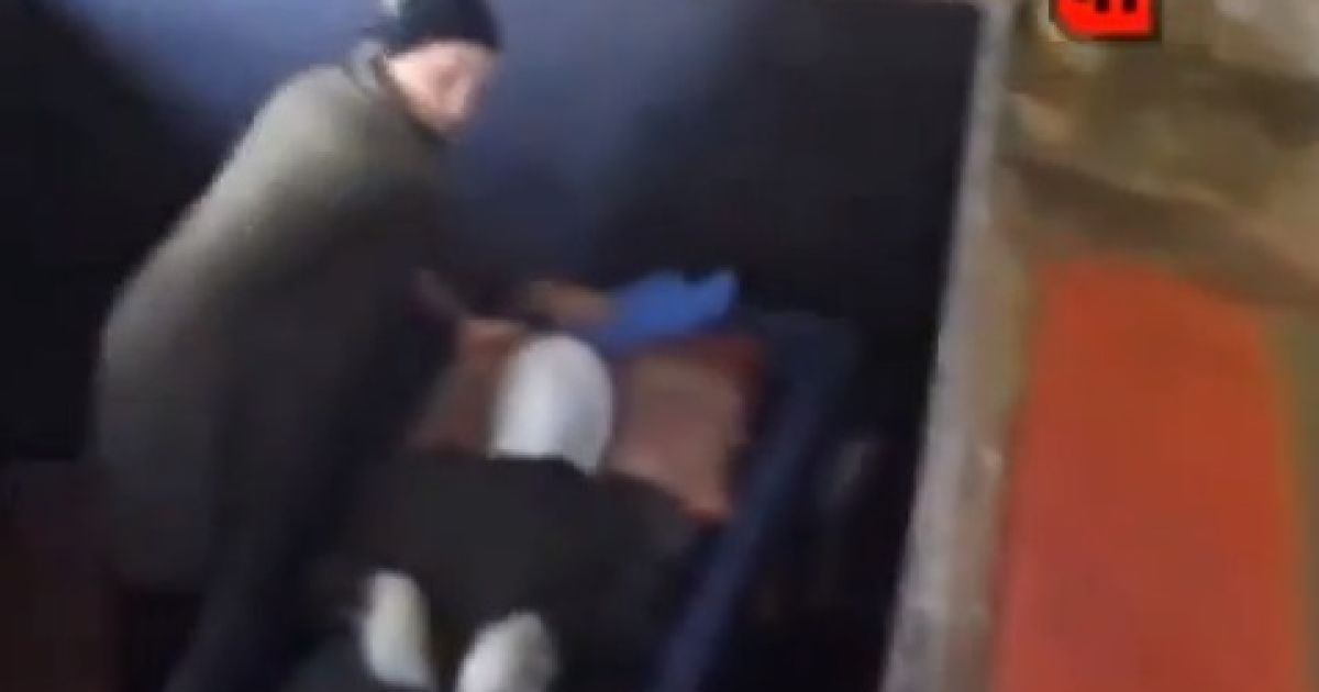 Жінка дбала про тіло сина