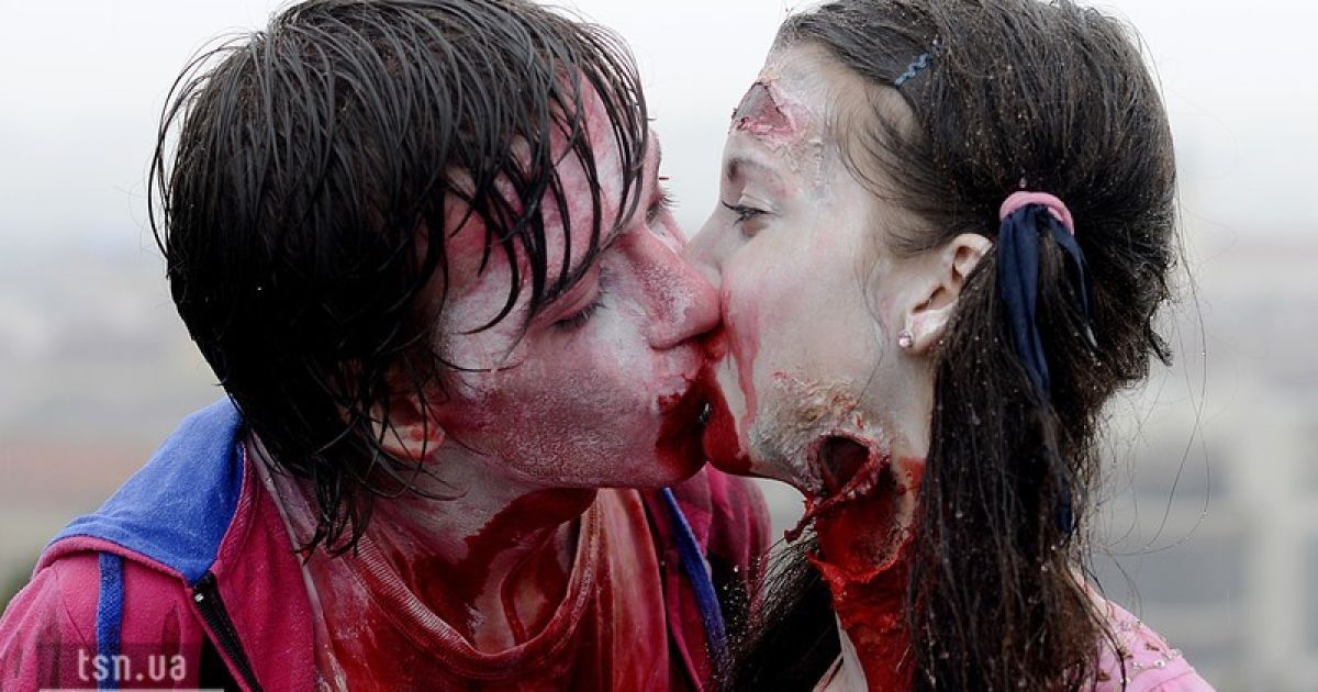 Злива не спинила зомбі-навалу у столиці Чехії / © Фото EPA/UPG