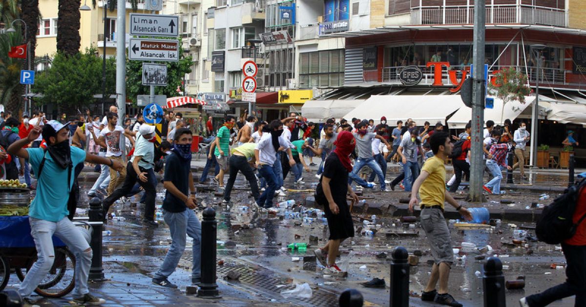 Революція в Туреччині набирає обертів