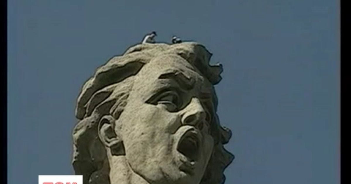 Гігантська "Родина-мать" може впасти на Волгоград будь-якої миті