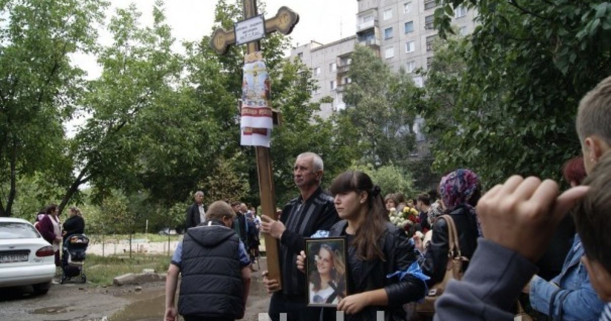 Дівчинку поховали на міському кладовищі