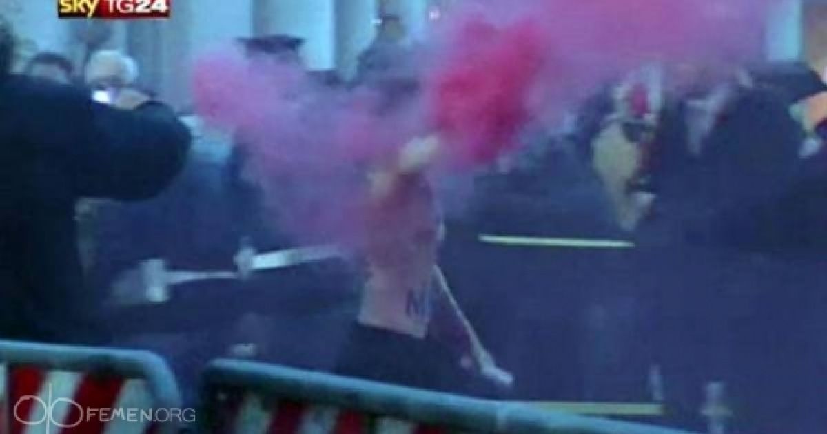 FEMEN відзначилися у Ватикані