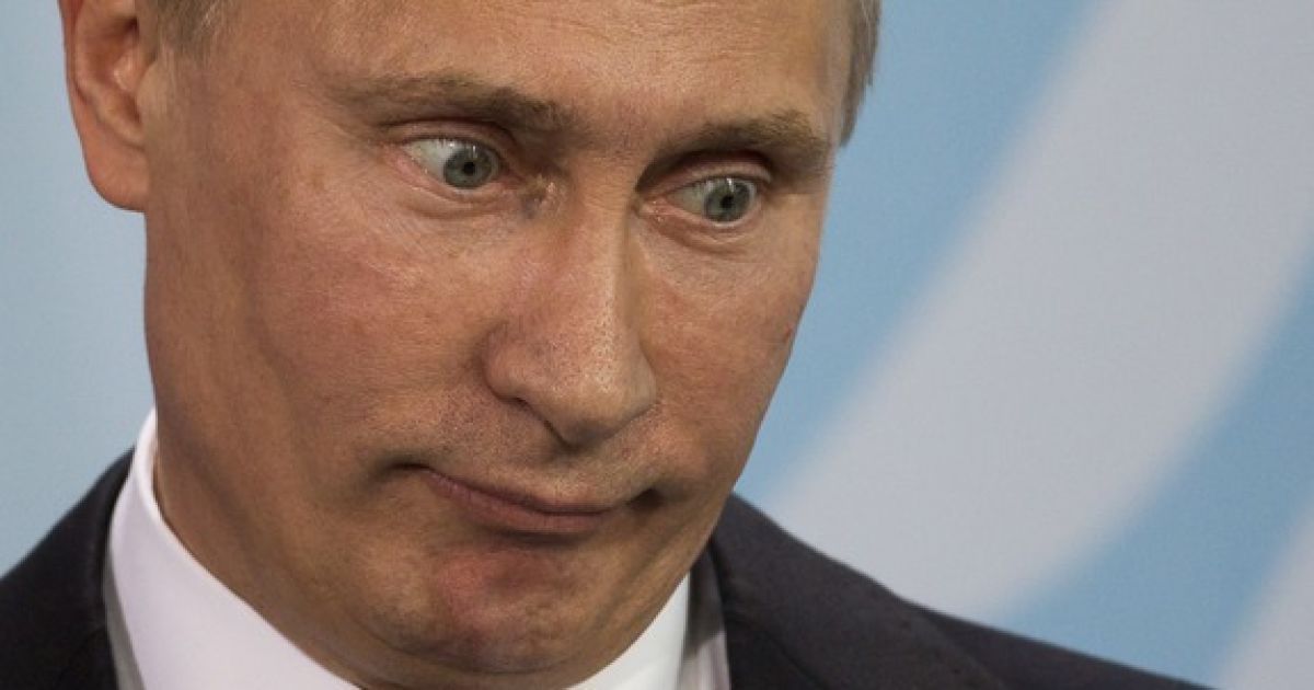 Оголена дівчина освідчилася Путіну в коханні