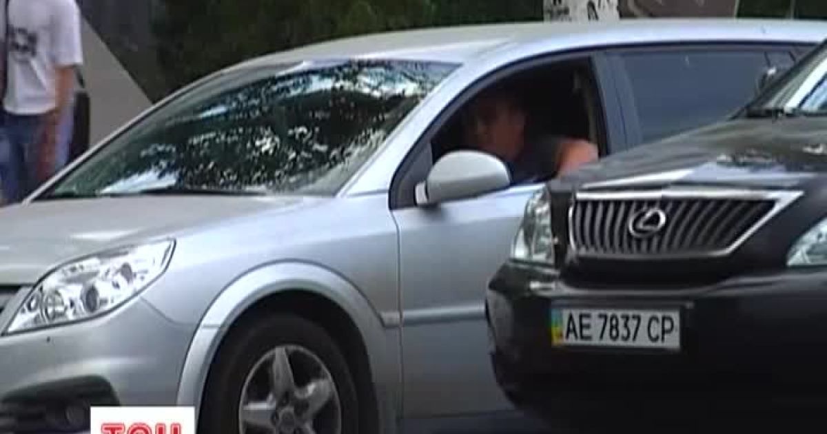 У Дніпропетровську актори театру обурилися через зламаний світлофор