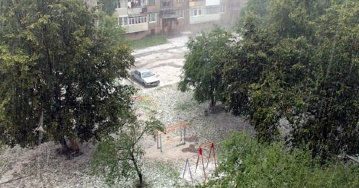 Івано-Франківськ засипав крупний град / © vk.com/typical_if