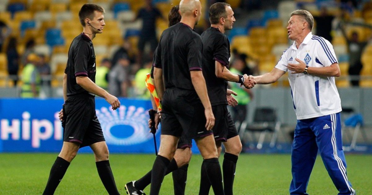 Олег Блохін дякує Ваксу за гідний арбітраж / © fcdynamo.kiev.ua
