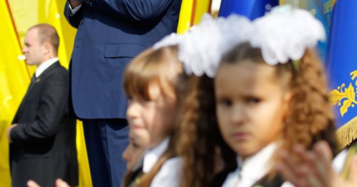 Янукович привітав школярів зі святом Першого дзвоника / © УНІАН