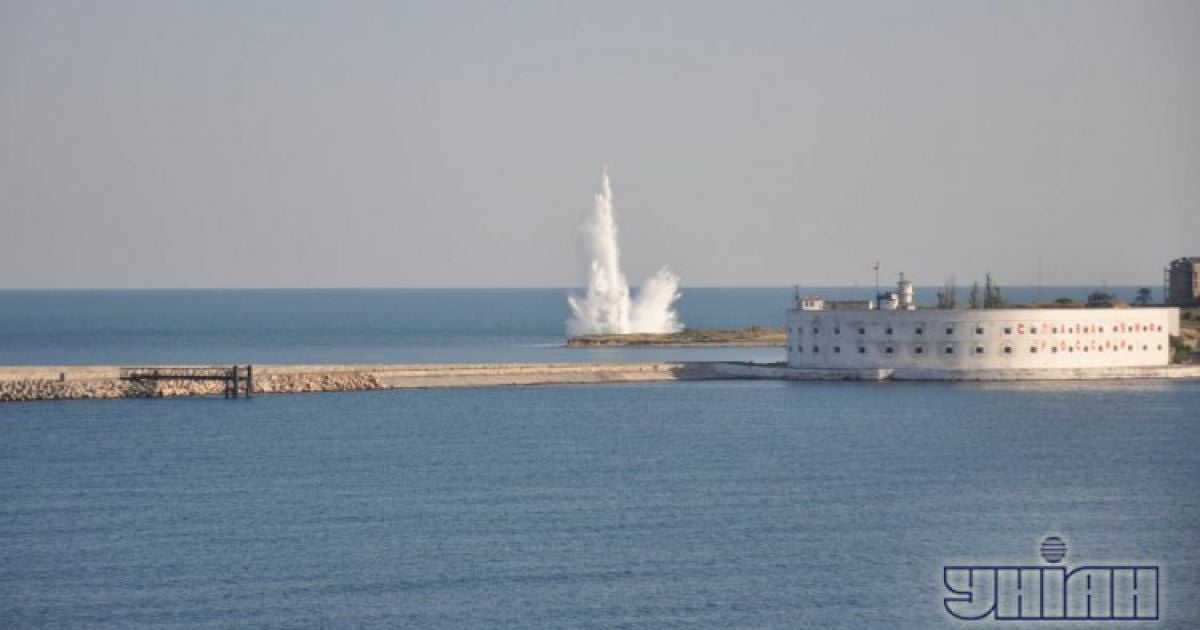 У Севастополі підірвали бомбу