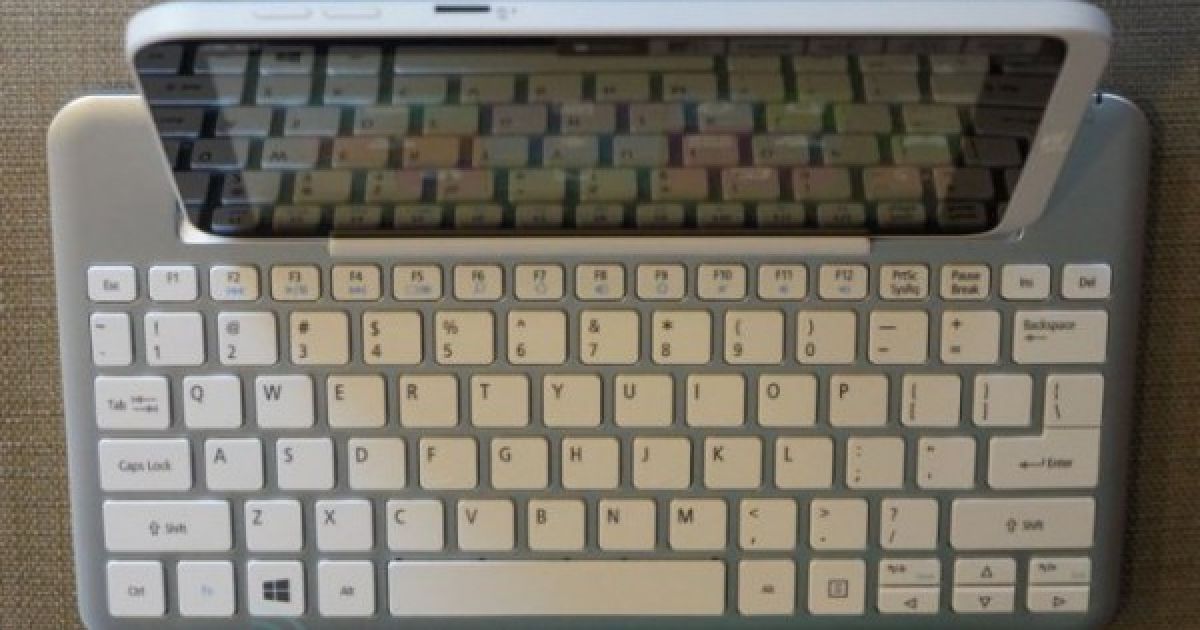 Iconia W3 / © engadget.com