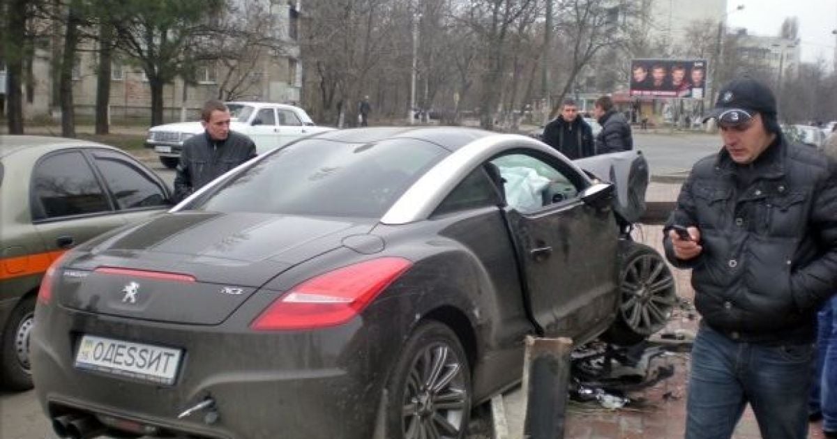 На номерному знаку машини був напис "ОДЕSSИТ"