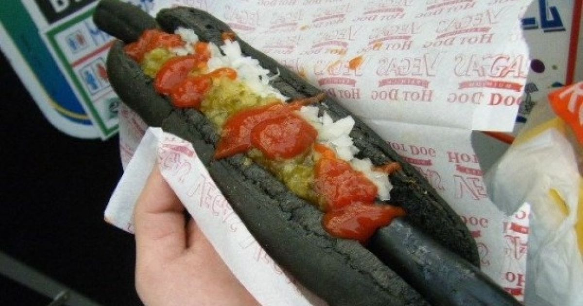 Японців не відлякує незвичайний колір хот-дога