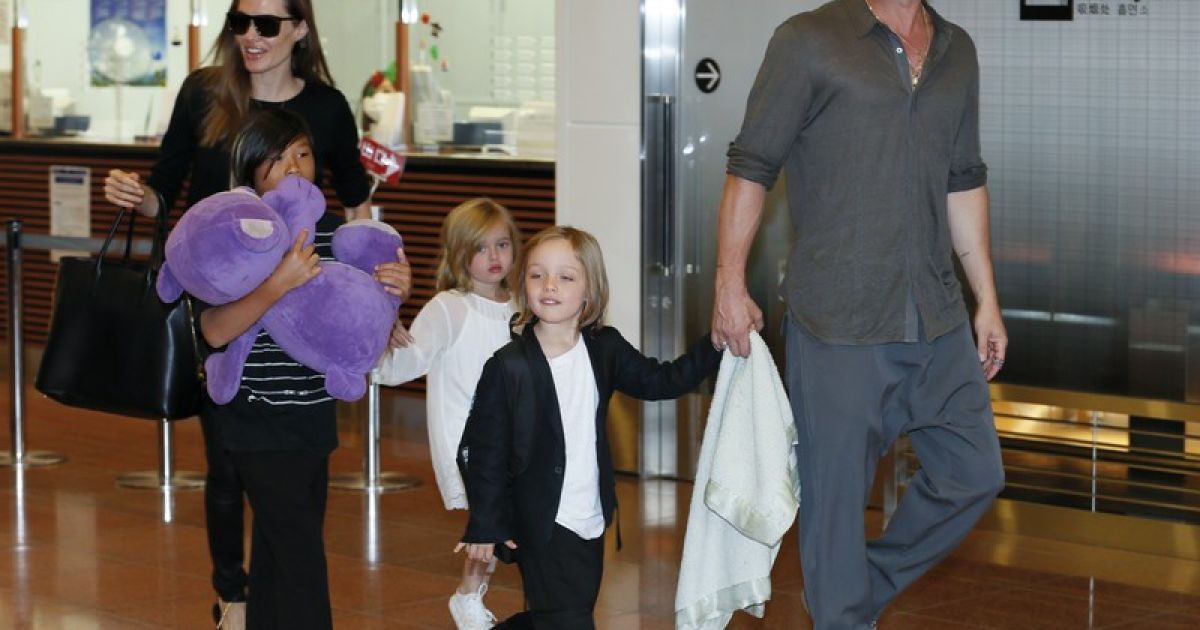 Джолі та Пітт привезли трьох дітей до Японії