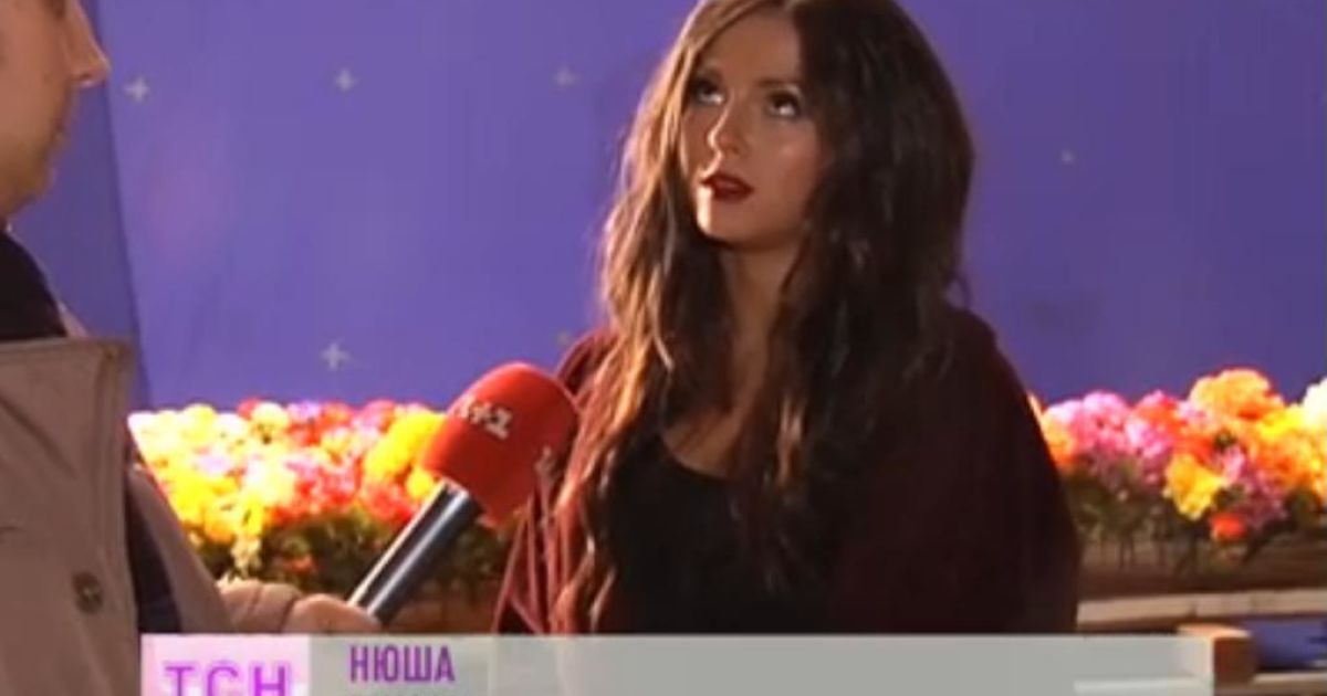 Нюша гастролює виключно з татом