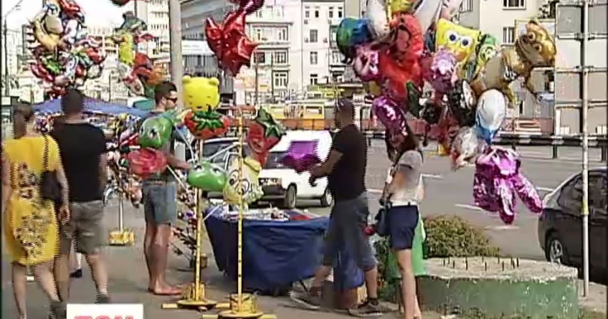 Журналісти вільно торгували кілька днів у центрі Києва