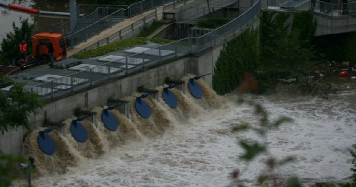 У Чехії пік повені рушив на північ / © facebook.com/Miluju Prahu