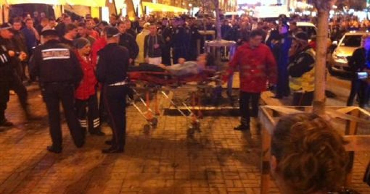 Англійських фанатів порізали у Києві
