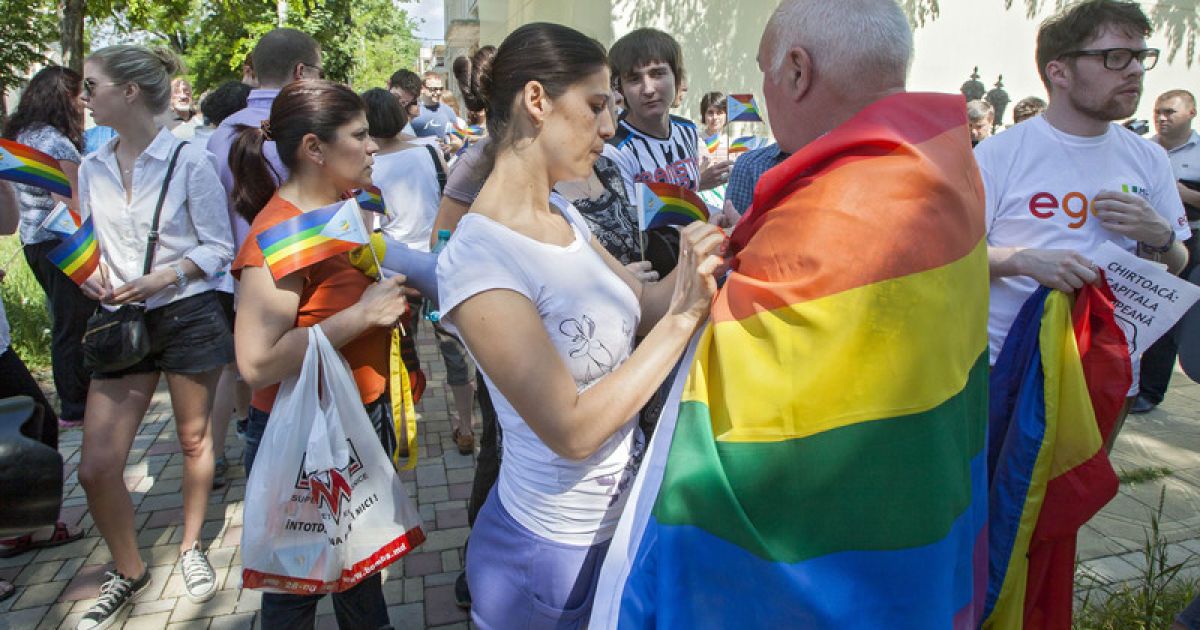 Київська влада вирішила заборонити гей-парад у столиці