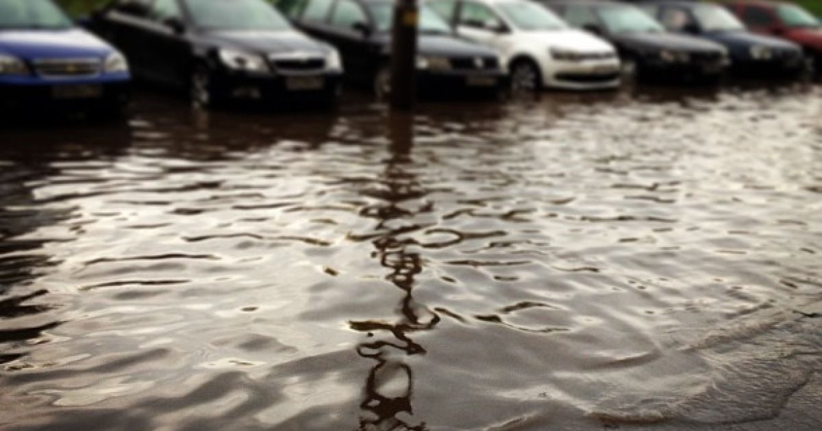 Злива з грозою затопила Москву / © You Tybe