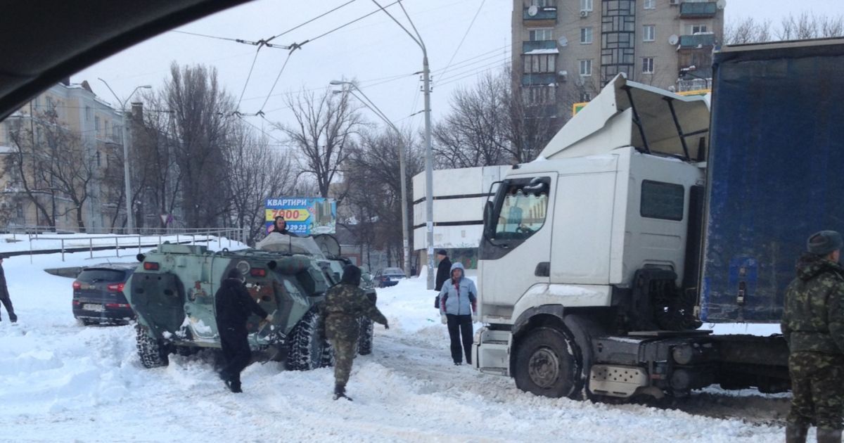 Азаров не хоче, щоб фурам повністю заборонили в&#039;їзд у столицю