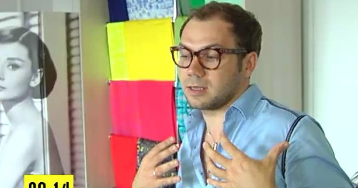 Андре Тан допоміг українкам спакувати валізу