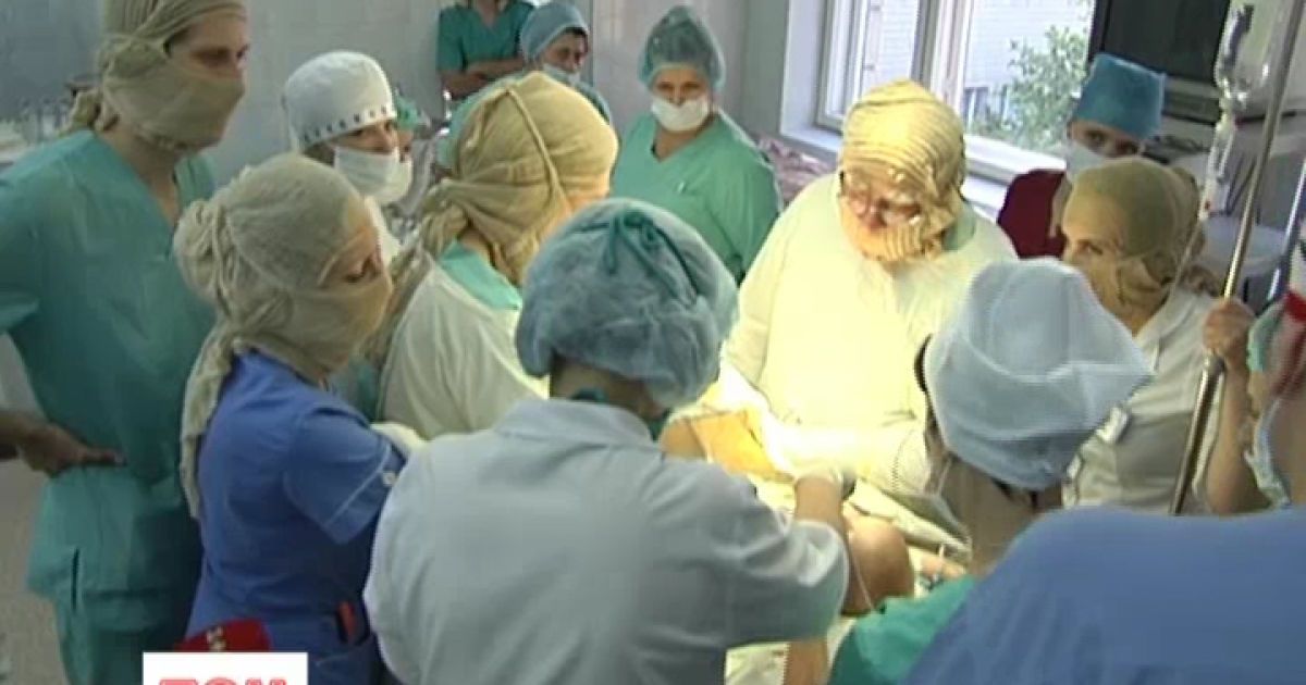 Хлопчика вклала на стіл до хірурга "розвивальна" іграшка