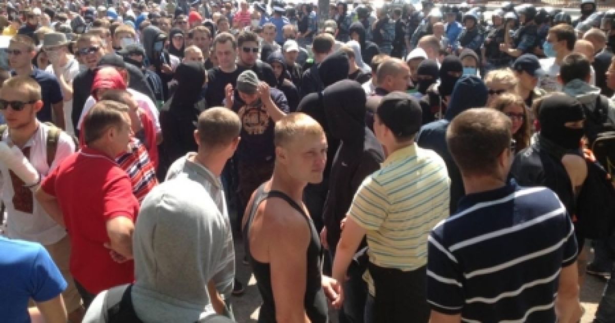 200 свободівців прийшли перевірити, чи всі учасники гей-параду пішли