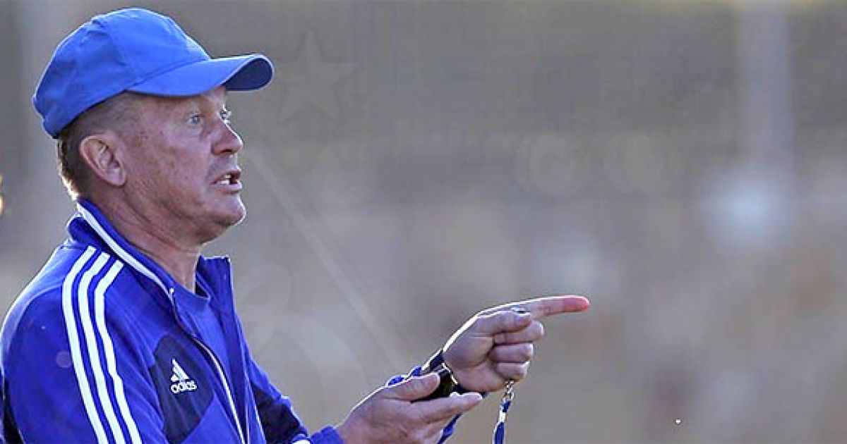 Блохіну потрібні шестеро гравців