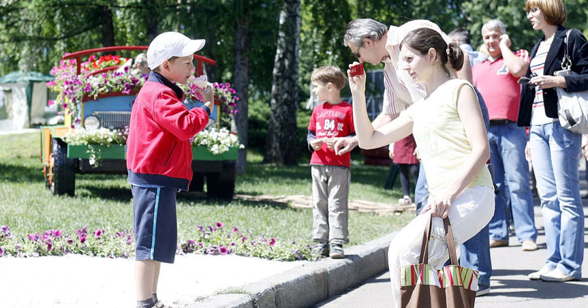 У столиці відкрили виставку "зелених" машин / © kievcity.gov.ua