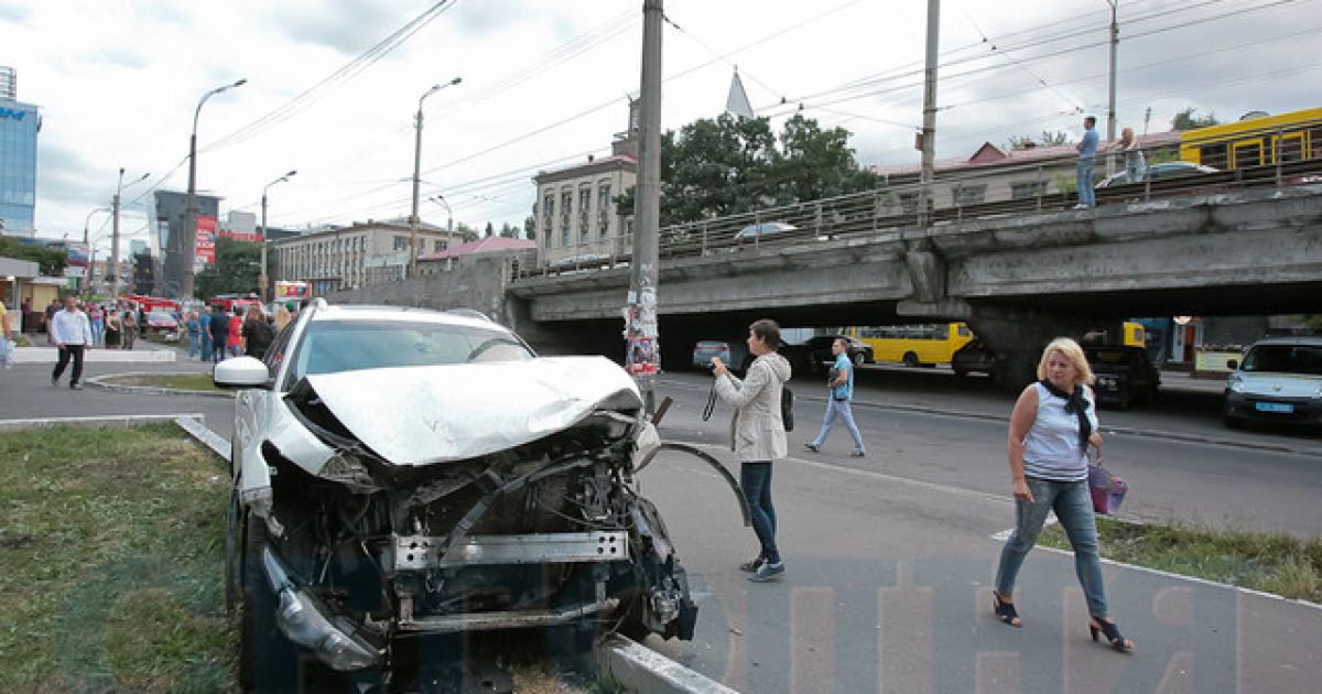 У Києві в районі станції метро "Шулявська" сталася велика аварія / © Сегодня