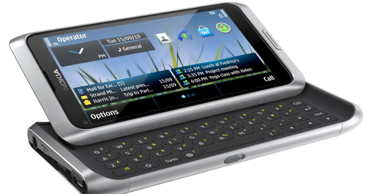 2011 рік. Nokia E7-00 / © Lenta.ru