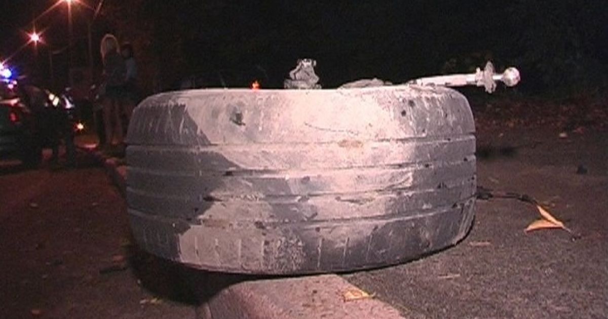 "Порше" влаштував аварію на вулиці О.Теліги у Києві / © Магнолія-ТВ