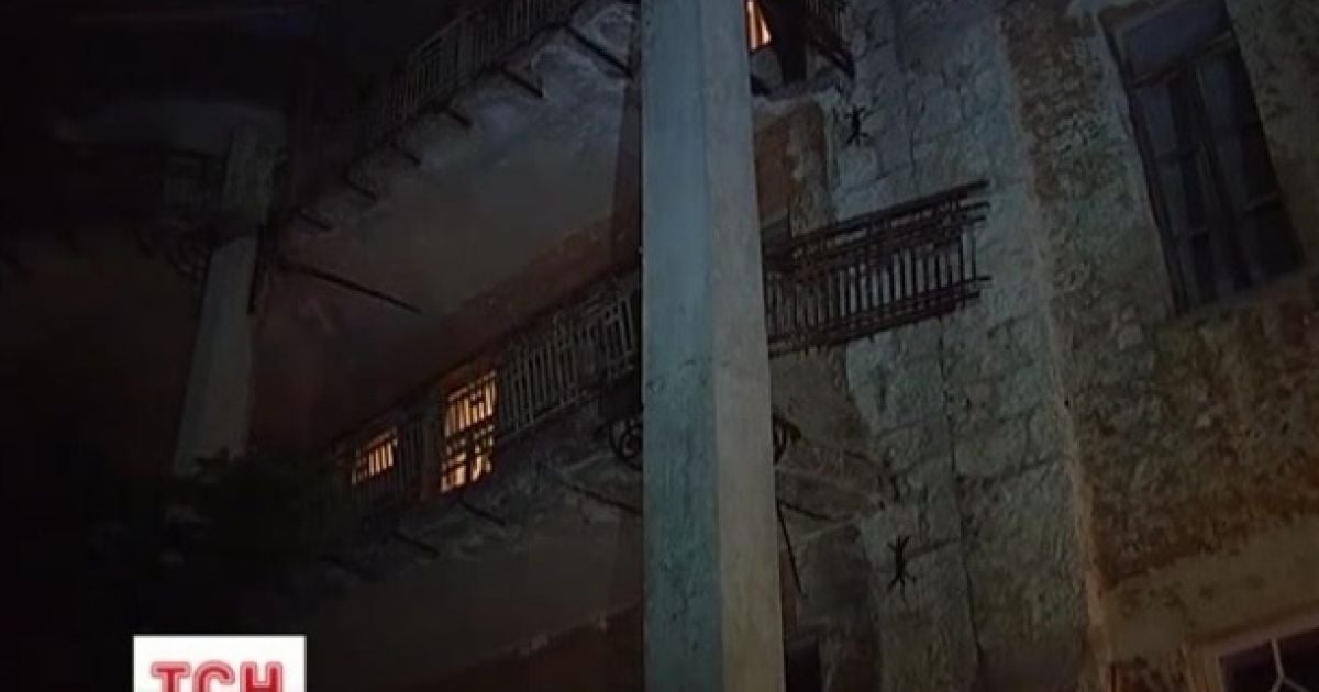 У санаторії впав балкон з трьома дітьми