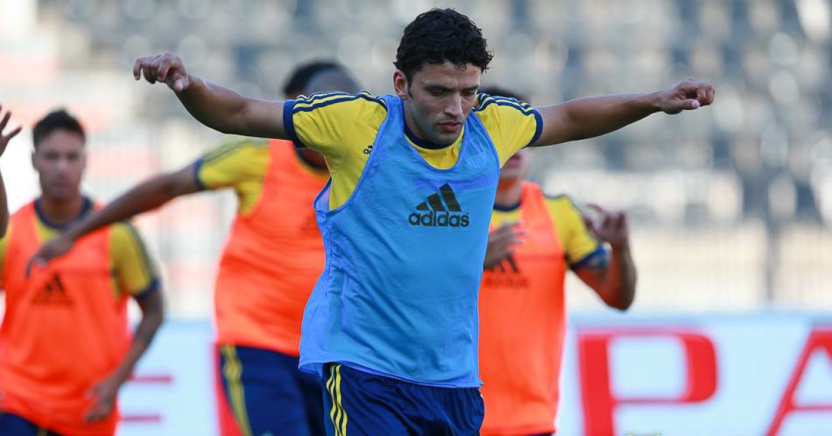 "Металіст" випробував газон "Тумби"