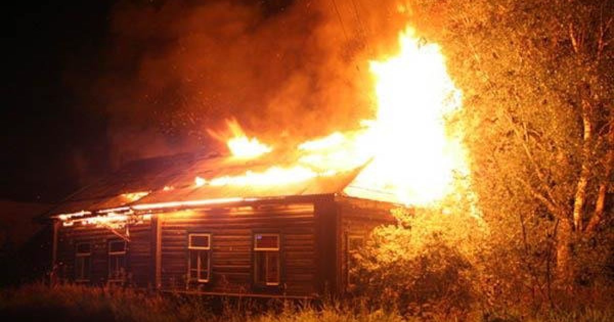 З обгорілого будинку рятувальники винесли тіло 75-річної жінки