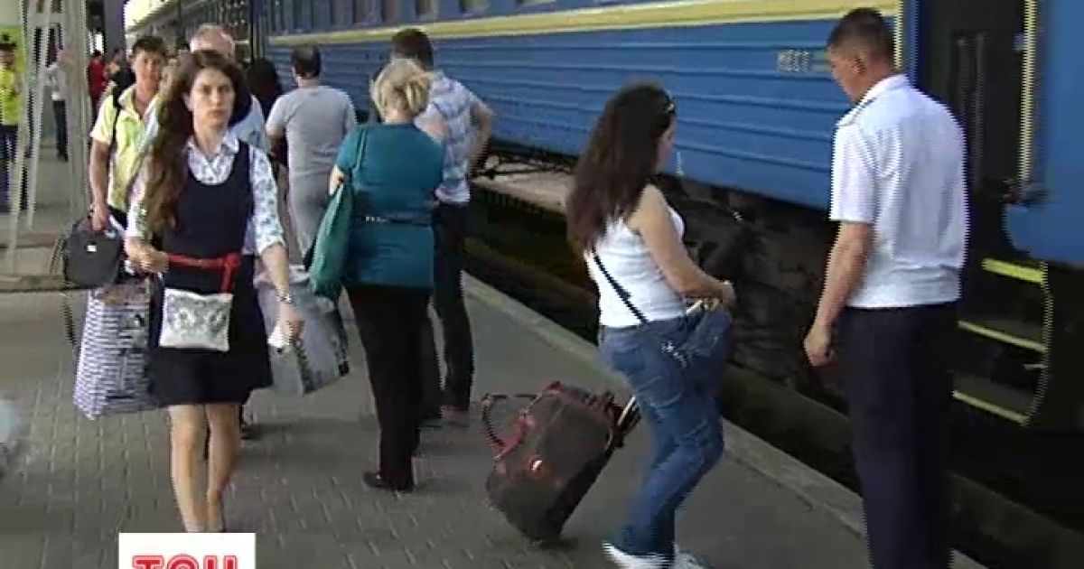 Перекупники навіть після введення іменних квитків продовжують процвітати